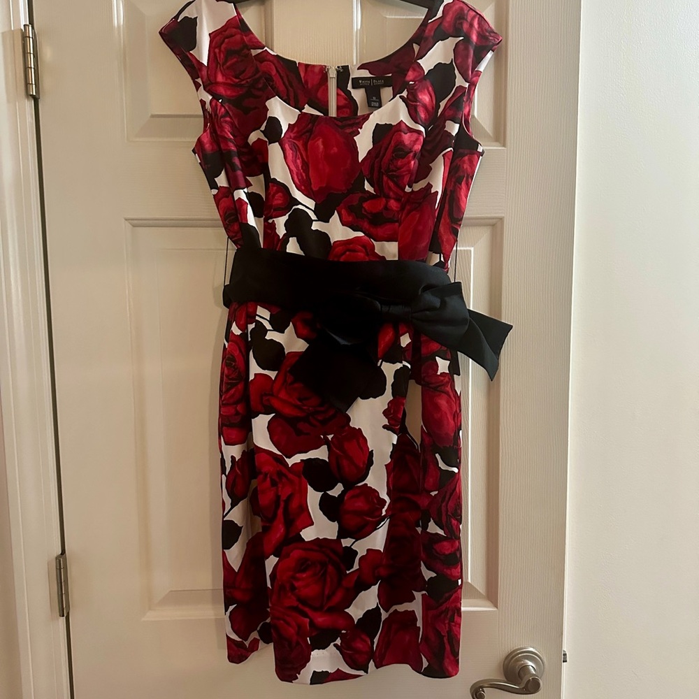 White House Black Market Red and Black Sheath Dress